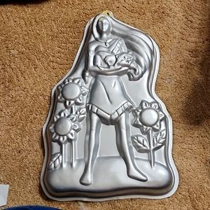 Wilton Disney cake pan 2105-3700 Pocahontas 1995